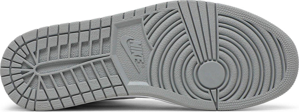 Soles of Nike Air Jordan 1 High "Hyper Royal"  au.sell store