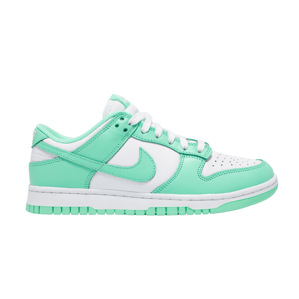 Green 2025 nikes womens