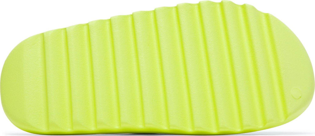 soles adidas Yeezy Slide "Green Glow"