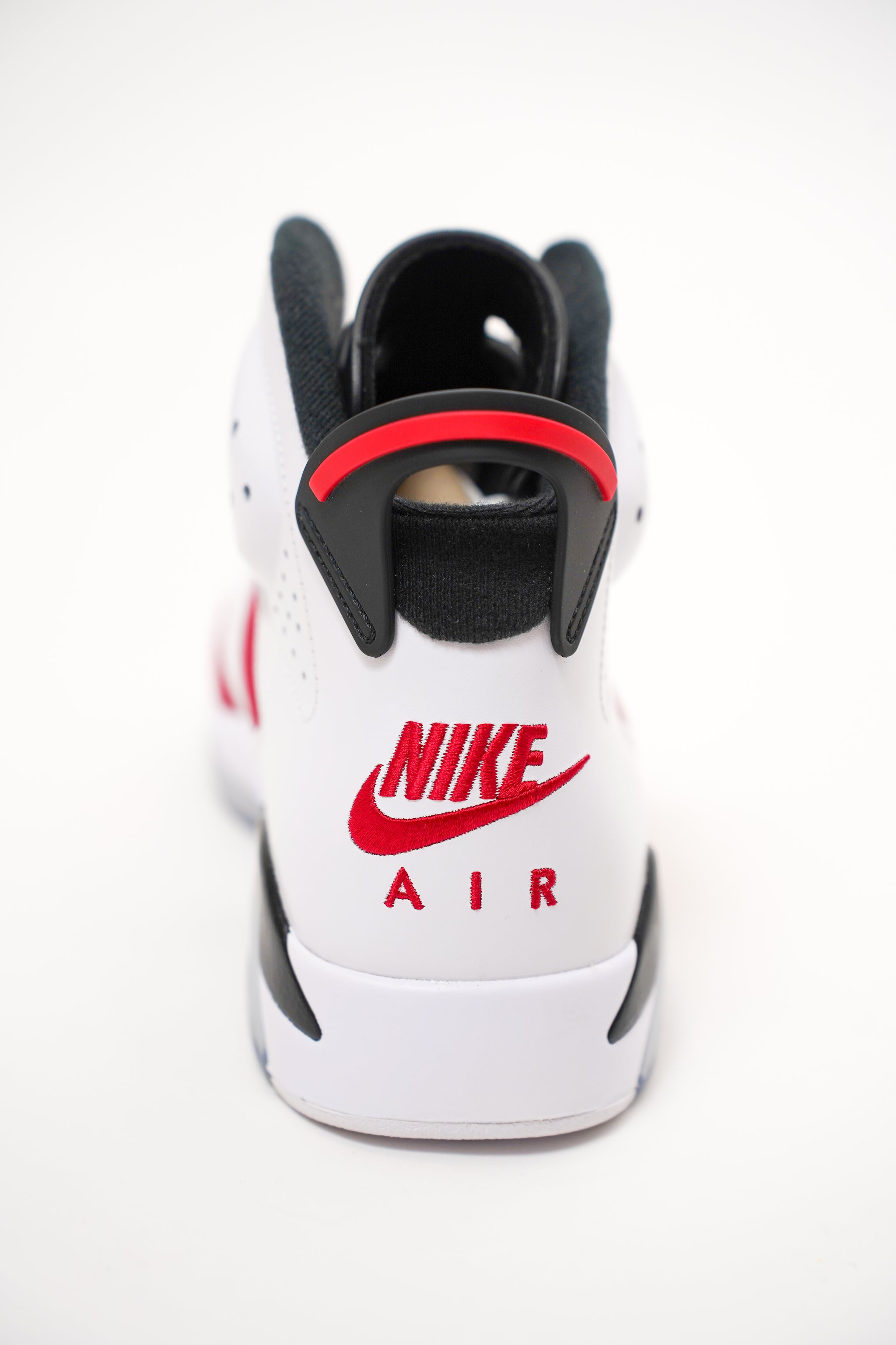 Air Jordan 6 Sneakers au ll store