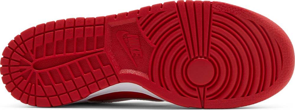 Soles of Nike Dunk Low "Championship Red' (GS) au.sell