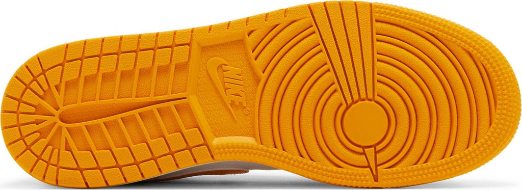 Soles of Nike Air Jordan 1 Low "Taxi" (GS) au.sell store